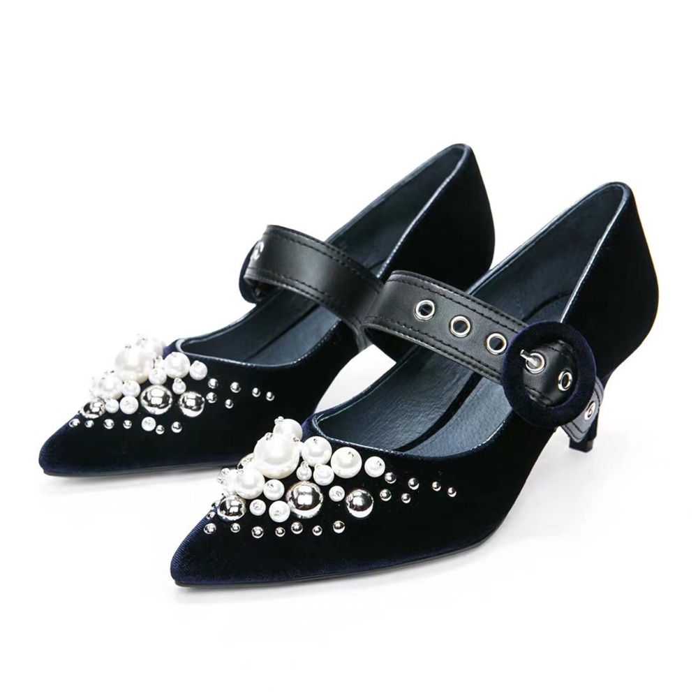 NEW Perl decorated shoes